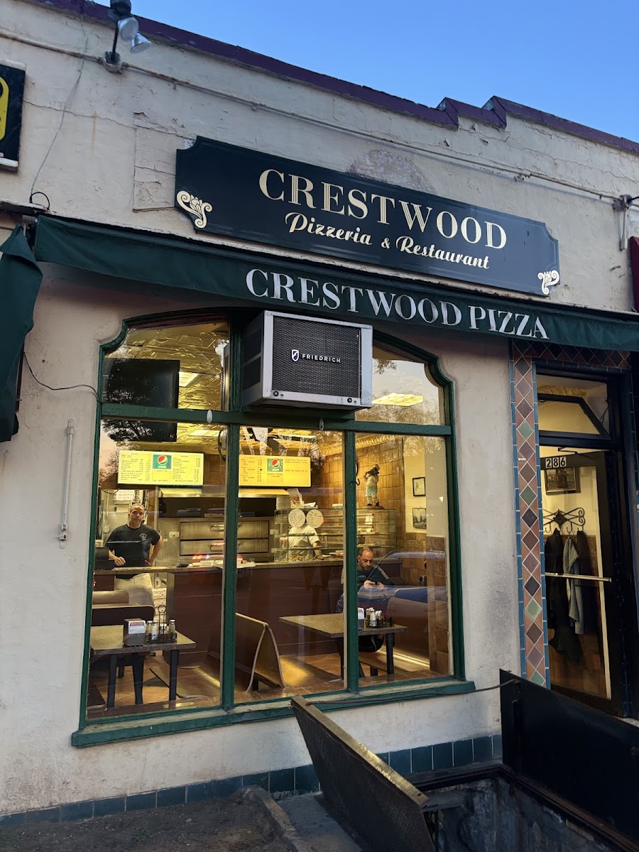 Crestwood Pizza